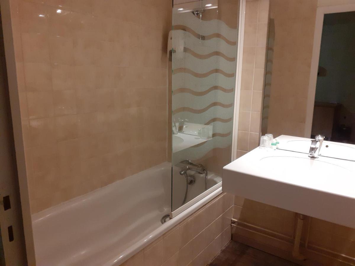 Logis Hotel Restaurant De L'Ecu Montbard Dış mekan fotoğraf